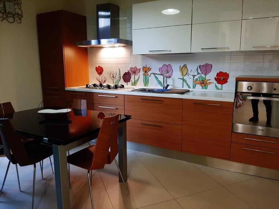 Chiara Home: Al Centro Di Catânia Exterior foto